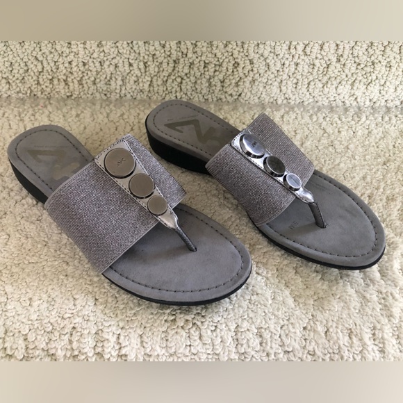 🩴 Anne Klein Smokey-Grey Sandals. - Picture 1 of 16